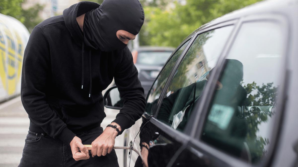 ¿Cómo reportar un auto por robo?