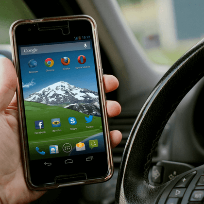 Contratar seguro de auto con una app
