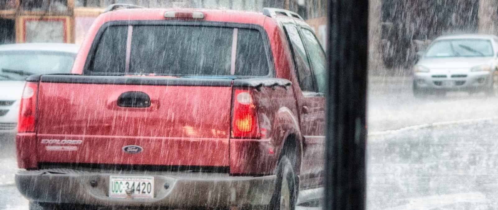 Preve aumento en el costo de siniestros de auto por lluvias