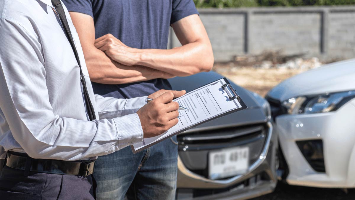 ¿Qué es un ajustador de Seguro de Auto?