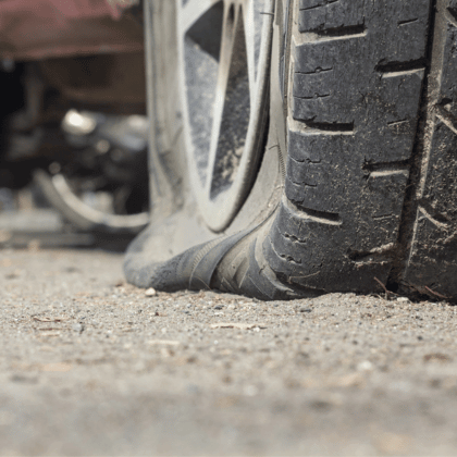 Que son los pinchazos lentos en las llantas del auto