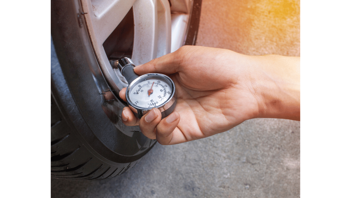 ¿Qué es el Sistema de Control de Presión de los Neumáticos del auto (TPMS)?